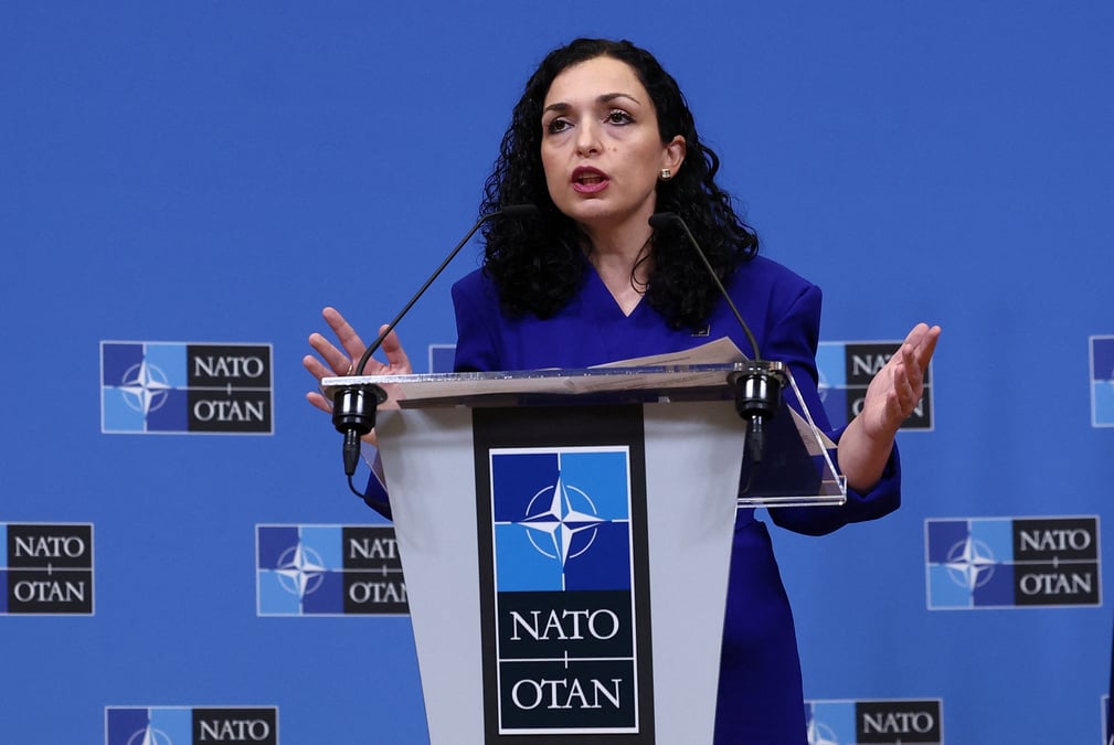 La presidente du kosovo au siege de l'otan