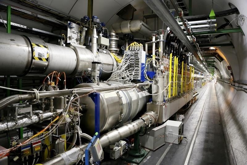 Remise en service de l'accelerateur de particules lhc du cern