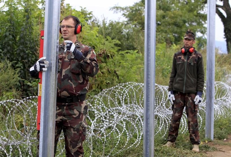 La hongrie construit une deuxieme barriere a sa frontiere sud