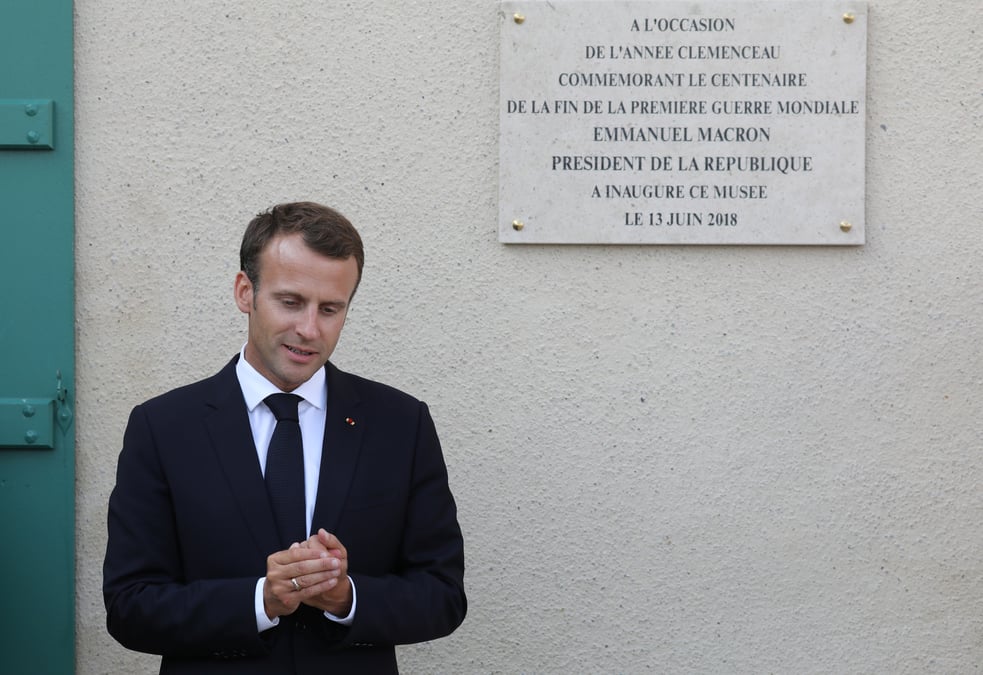 Macron se dit "indigne" par les realites sociales