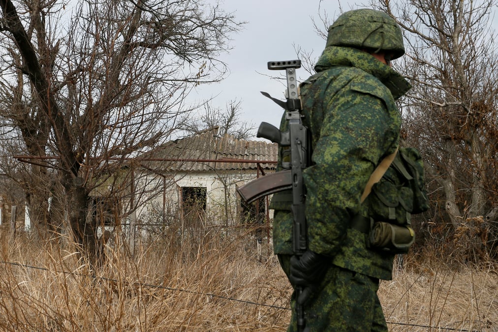 L'armee ukrainienne et les separatistes evacuent petrivske