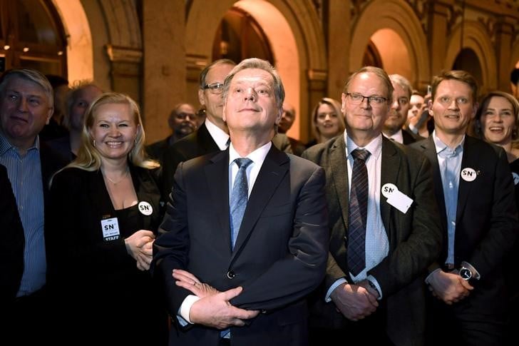 Le president finlandais confortablement reelu au premier tour