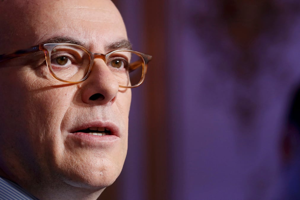 Cazeneuve appelle a l'action apres les propos de trump
