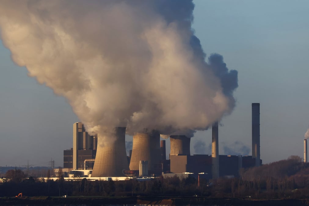 Les Vingt-Sept se sont déjà fixés comme objectif de réduire collectivement de 55% leurs émissions de gaz à effet de serre d'ici à 2030 par rapport à 1990.