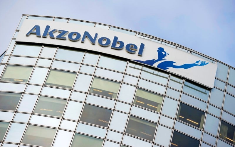 Le patron de la chimie d'akzo prone independance et injection de capital