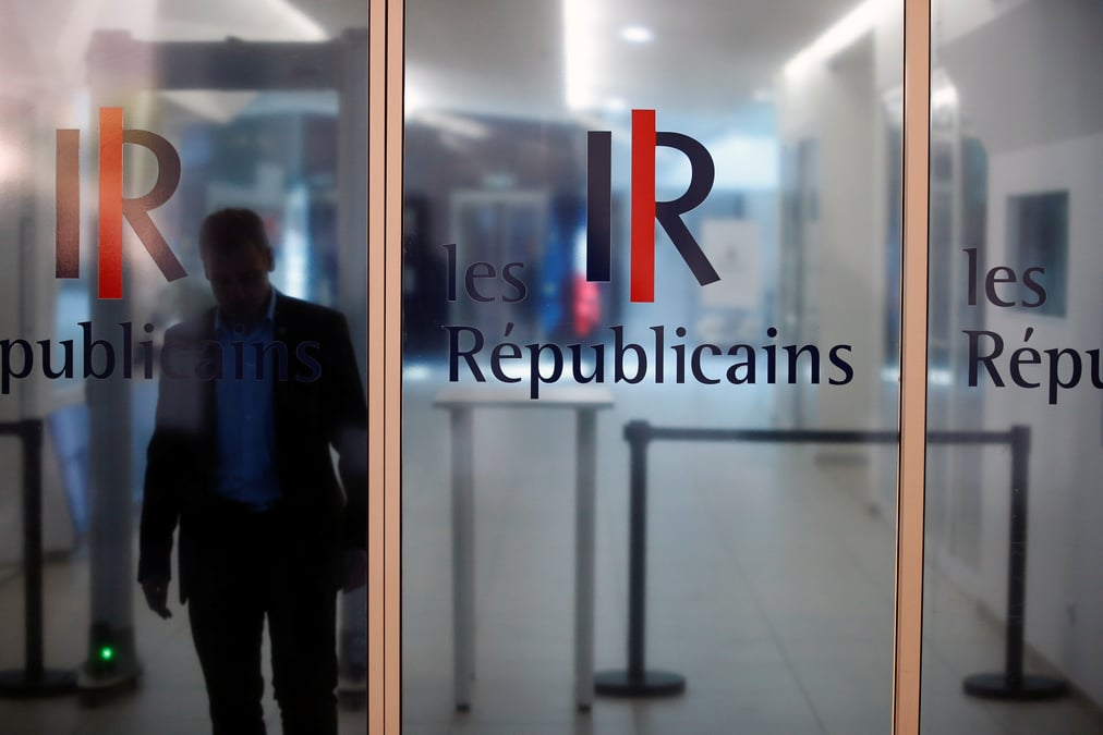 France: revigoree mais dispersee, la droite fait sa rentree