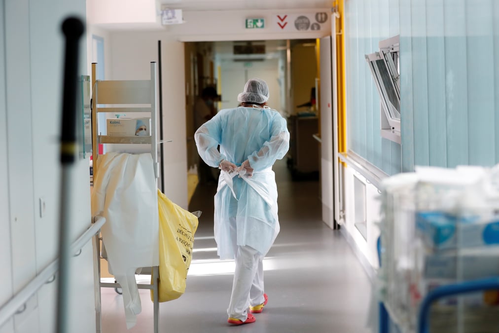 Coronavirus: plus de 1.500 patients en reanimation en france, une premiere depuis la fin mai