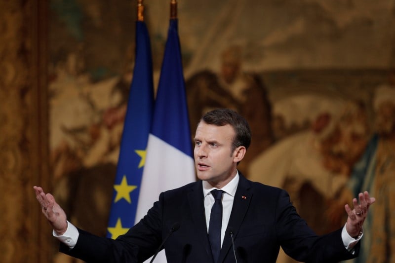 La loi anti-"fake news" de macron fait debat