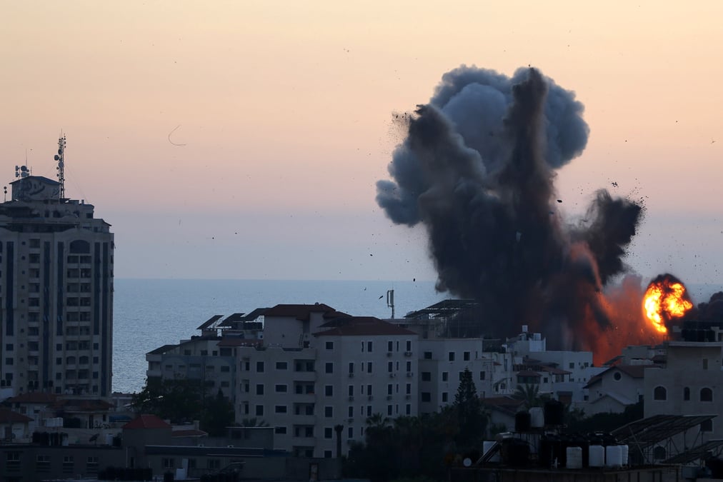Au moins 12 personnes tuees pendant la nuit a gaza, selon les secours palestiniens