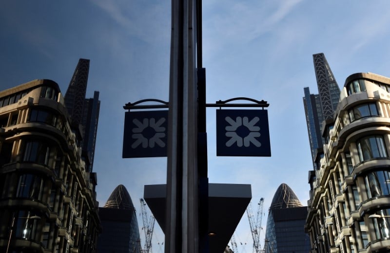 Rbs: le benefice d'exploitation trimestriel bat le consensus