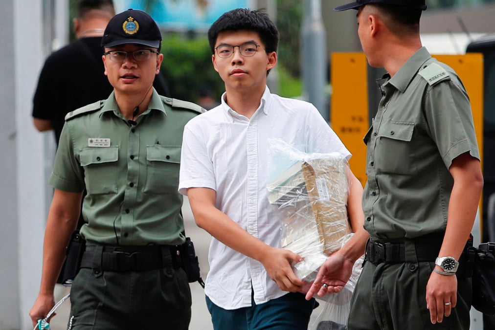 Hong kong: le militant pro-democratie joshua wong a ete libere