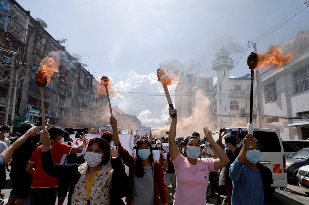 Birmanie: les activistes appellent a la greve pour l'anniversaire du putsch
