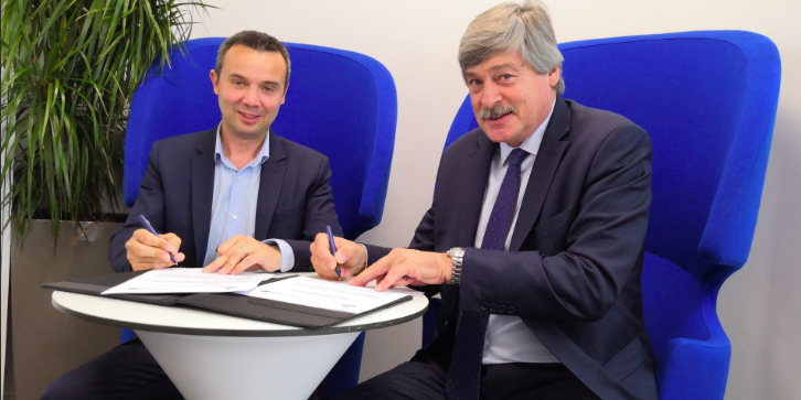 F. Salles (French Tech Med) et P. Chauvois (BPS) lors de la signature d'une convention de partenariat, le 18 avril, à Sud Innovation