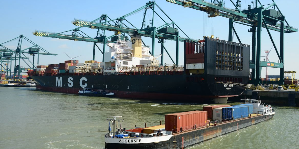 Trafic fluvial port du Havre