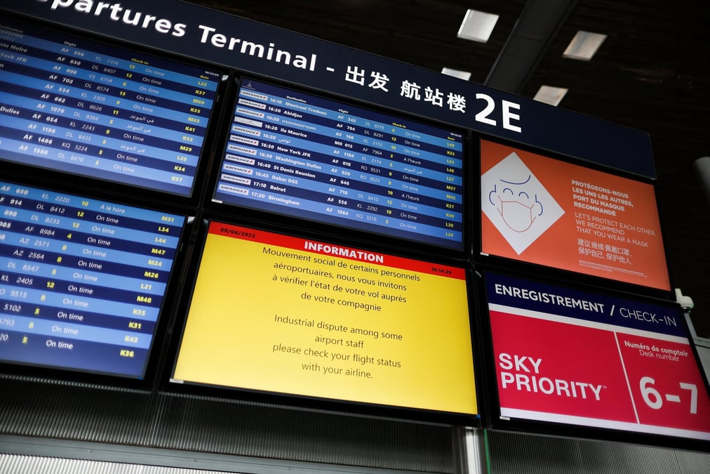 Un vol sur six annule au depart de l'aeroport de roissy vendredi, annonce dgac