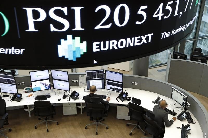 La plupart des bourses europeennes en recul modere a la mi-seance