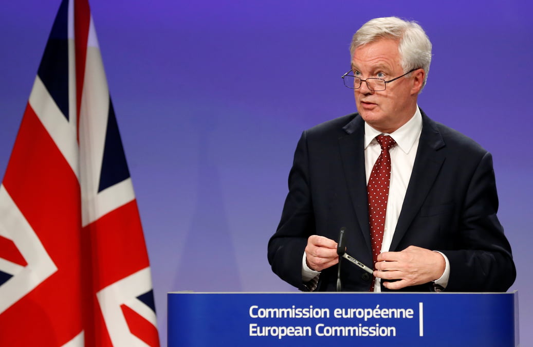Brexit: le montant du "cheque britannique" ne sera pas connu d'ici octobre, dit davis
