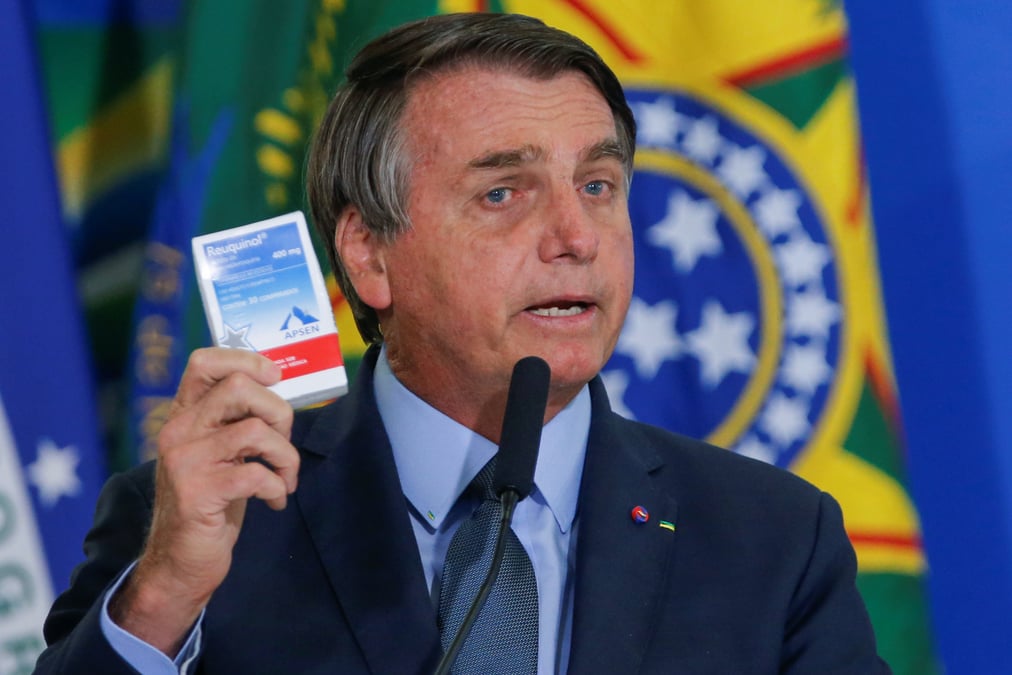 Bresil: la confiance aveugle de bolsonaro en la chloroquine critiquee