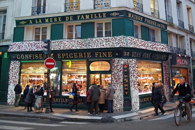 En france, la croissance dans le prive continue d'accelerer
