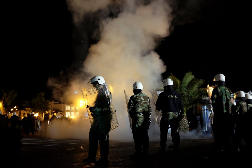 Heurts entre habitants et migrants sur l'ile grecque de lesbos