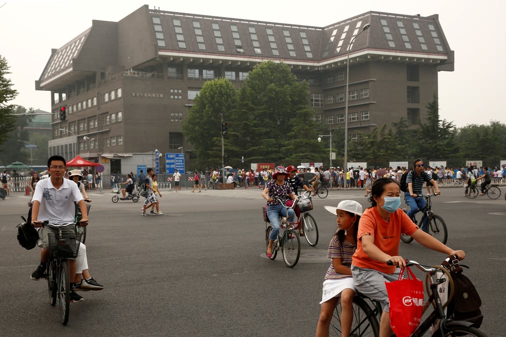 Chine: un celebre etudiant interpelle pour l'anniversaire de mao