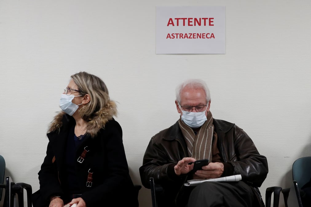 Combattre un cancer mais refuser le vaccin, ces francais faches avec astrazeneca