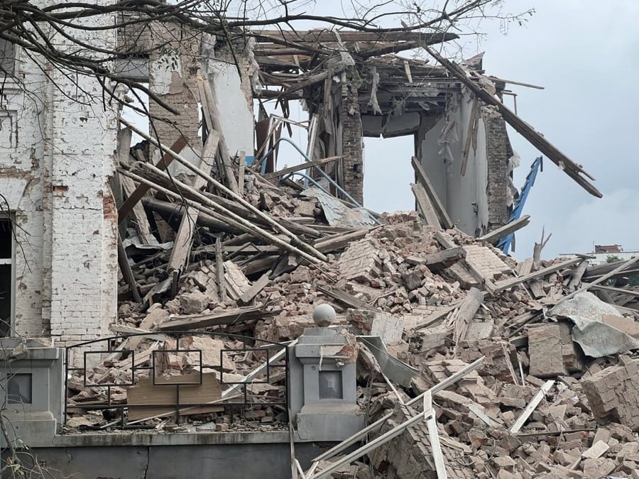 Un batiment detruit par une frappe aerienne russe a orikhiv