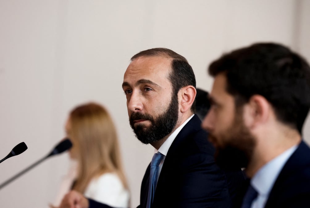 Le ministre armenien des affaires etrangeres, ararat mirzoyan, a arlington, aux etats-unis