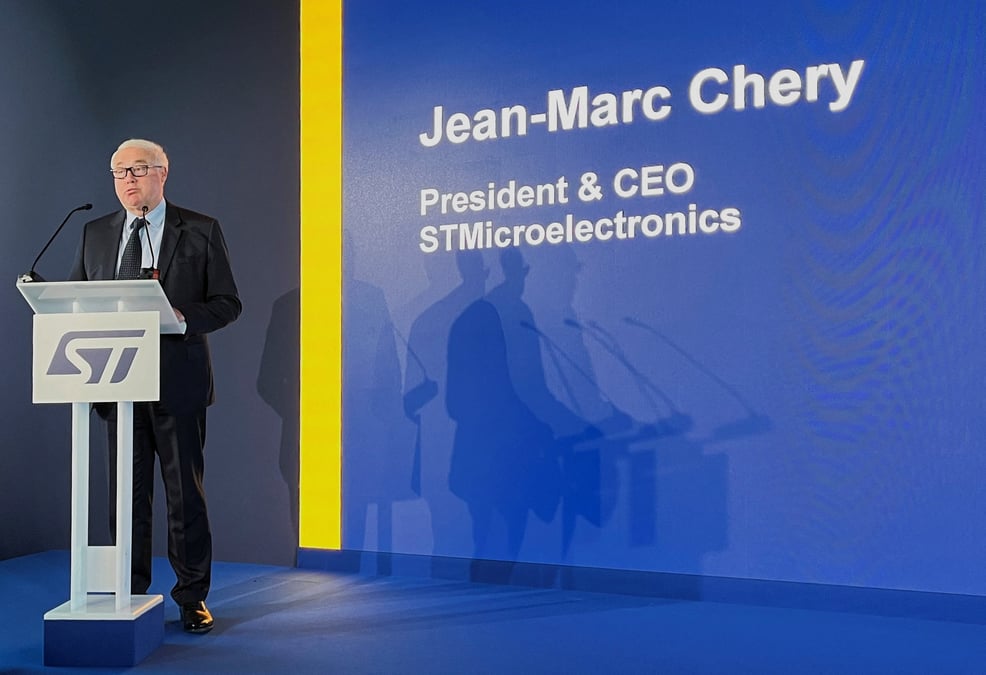 Le PDG de STMicroelectronics, Jean-Marc Chéry, s'attend à ce que les deux à trois prochaines années soient encore difficiles pour le marché des semi-conducteurs vers l'automobile électrique.