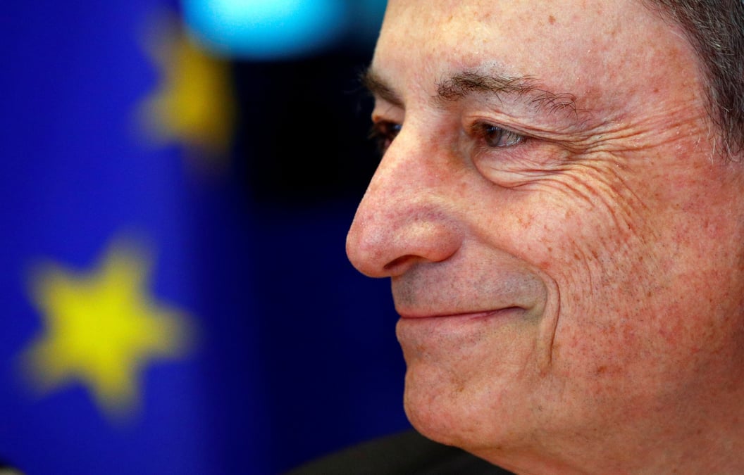 L'actuel (jusqu'en novembre) président de la BCE, Mario Draghi, a déclaré que toute baisse de taux serait accompagnée de "mesures d'allègement".