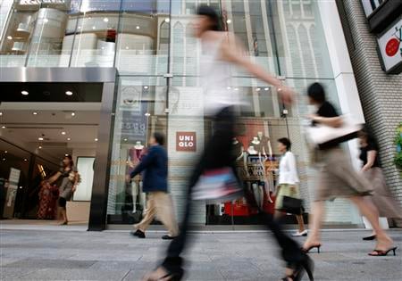 TOKYO ESTIME QUE LE PIRE DE LA CRISE ÉCONOMIQUE EST PASSÉ