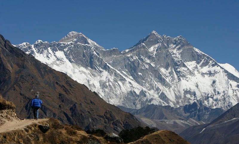 Retrait d'expéditions, doutes sur les ascensions de l'Everest en 2014