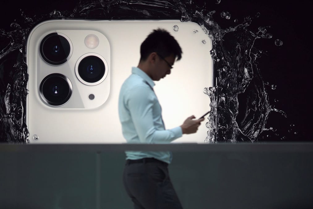 Les ventes d'iPhone sont en baisse, mais Apple mise sur l'IA pour les relancer.