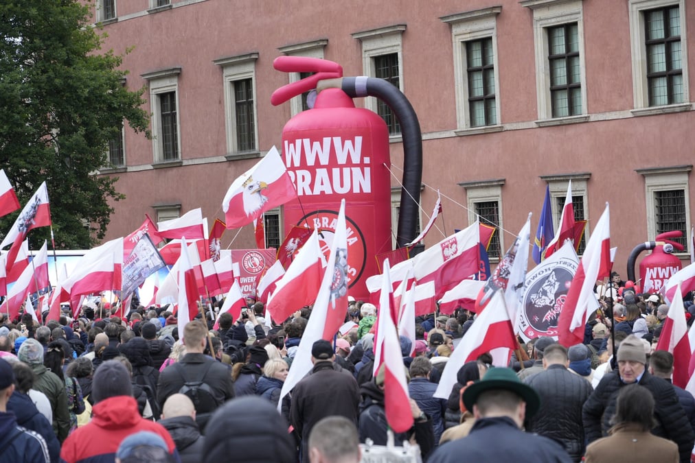 Dimanche dernier, à Varsovie, ils étaient des milliers à défiler pour leur candidat. D'un côté la « grande marche des patriotes » organisée par Rafał Trzaskowski. De l'autre, la « grande marche pour la Pologne » en soutien à Karol Nawrocki.