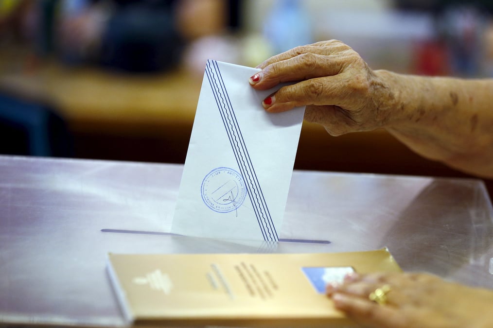 Debut du referendum en grece 