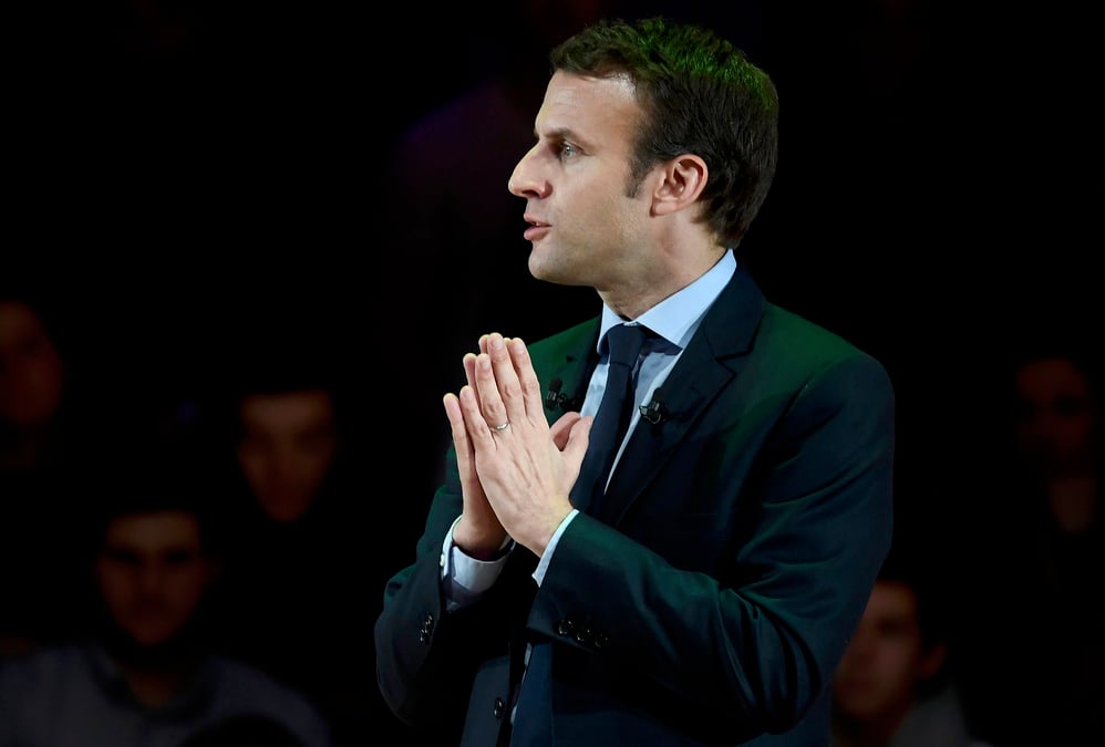 Macron creuse l'ecart avec fillon mais reste derriere le pen