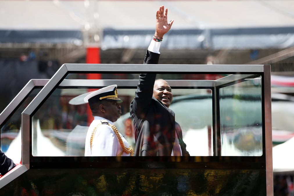 Kenyatta prete serment pour un 2e mandat presidentiel au kenya