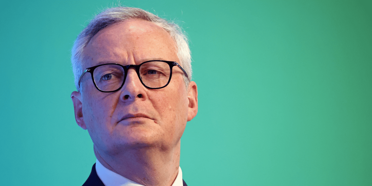 Bruno le maire lors d'une conference sur le climat et la croissance a paris