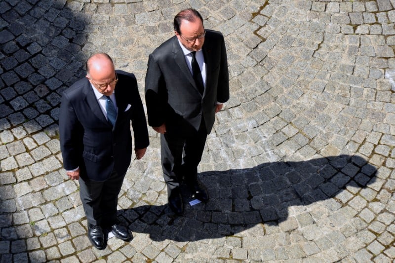 Bernard cazeneuve exclut de demissionner