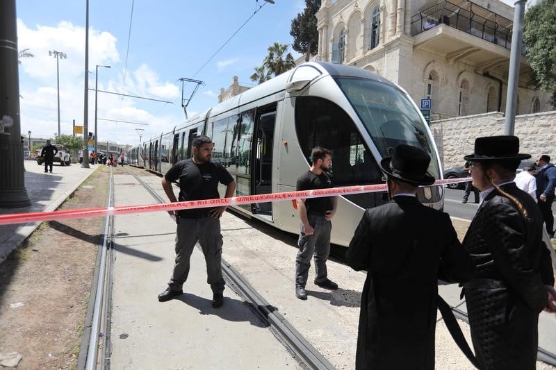Un palestinien poignarde a mort une femme a jerusalem