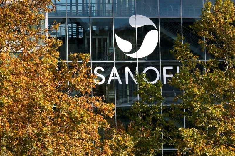 Sanofi, dans le rouge a la mi-seance