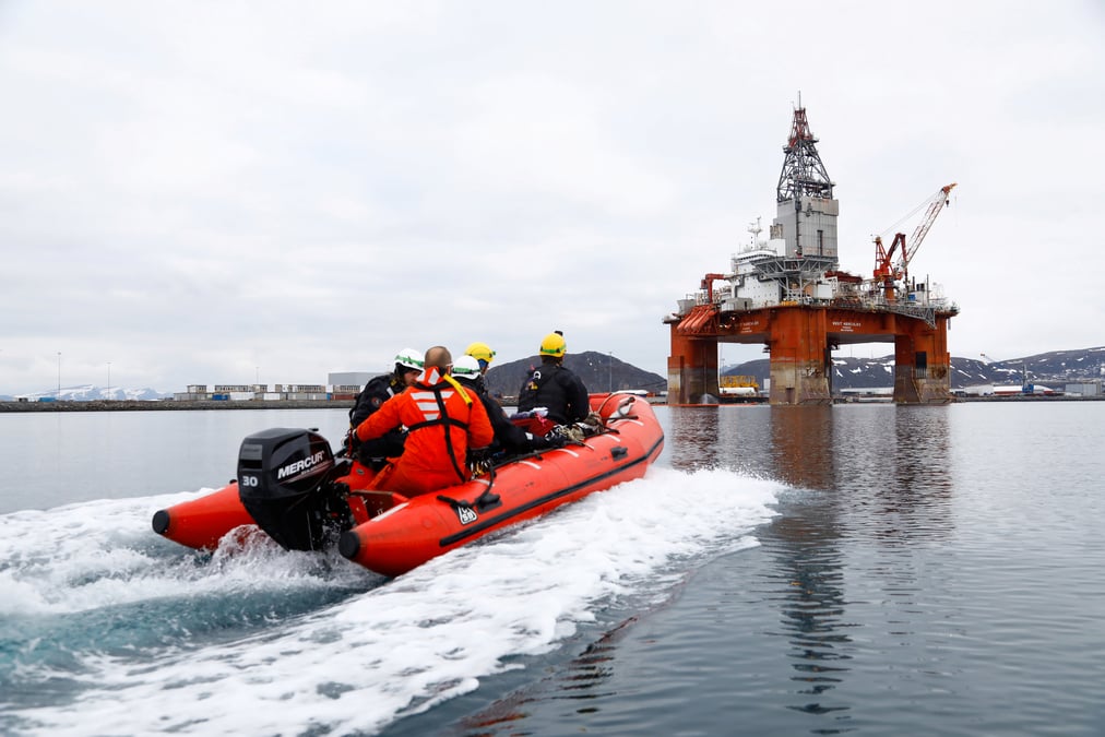 Norvege: des militants de greenpeace a bord d'une plate-forme de forage