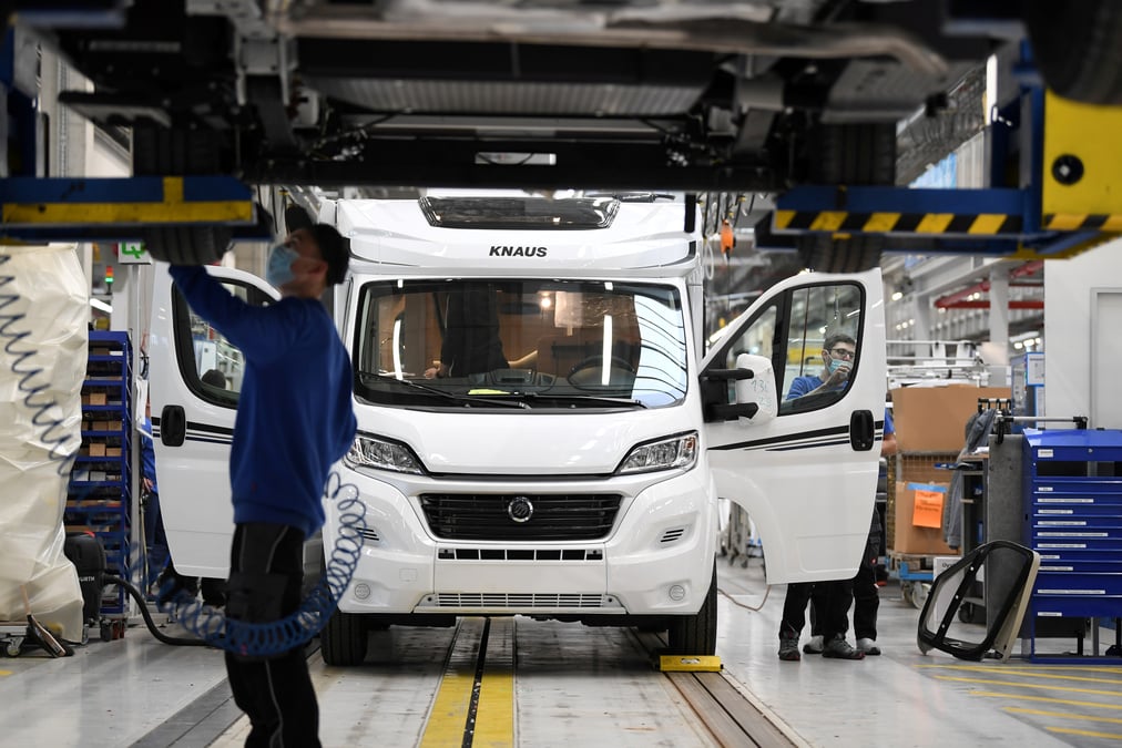 Allemagne-hausse des exportations en fevrier, la production industrielle baisse