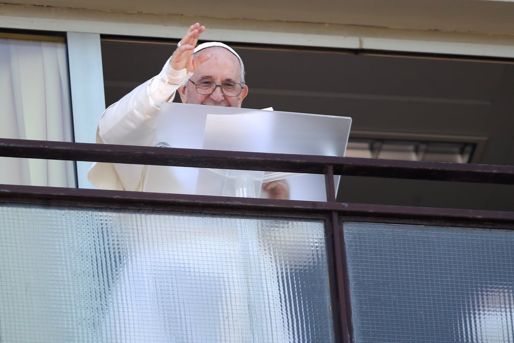 Le pape francois a quitte l'hopital, rapporte sky italia