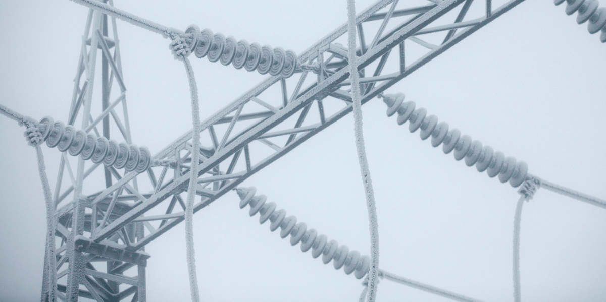 électricité, hiver, lignes à haute tension, neige, glace, froid, énergie, offre et demande, pénurie, pannes, coupures, RTE, pics de consommation, Russie,