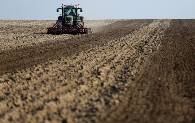 Les deputes ont rejete une baisse des charges pour les agriculteurs