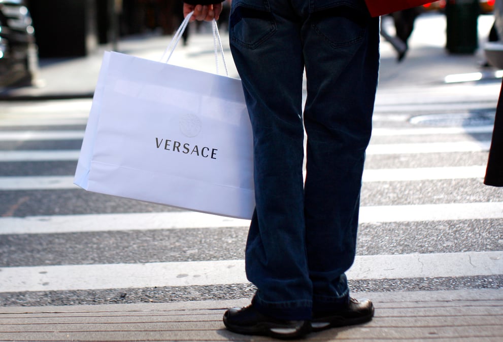 Luxe: les maisons independantes sous pression apres le rachat de versace