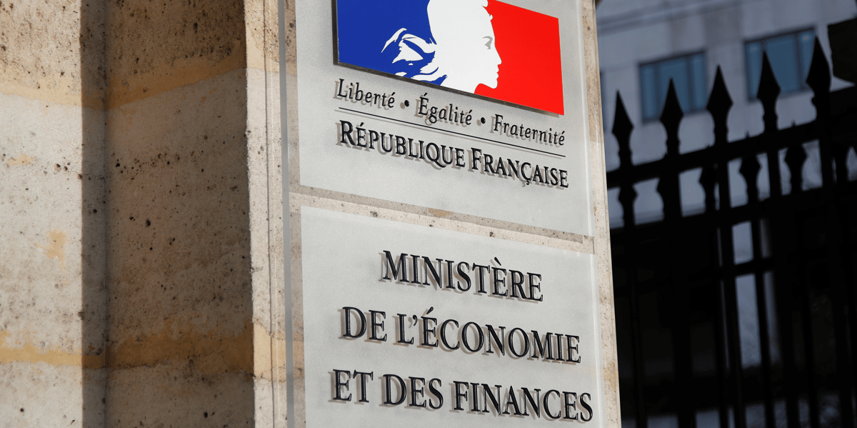 France: des depots petroliers bloques, reunion lundi a bercy