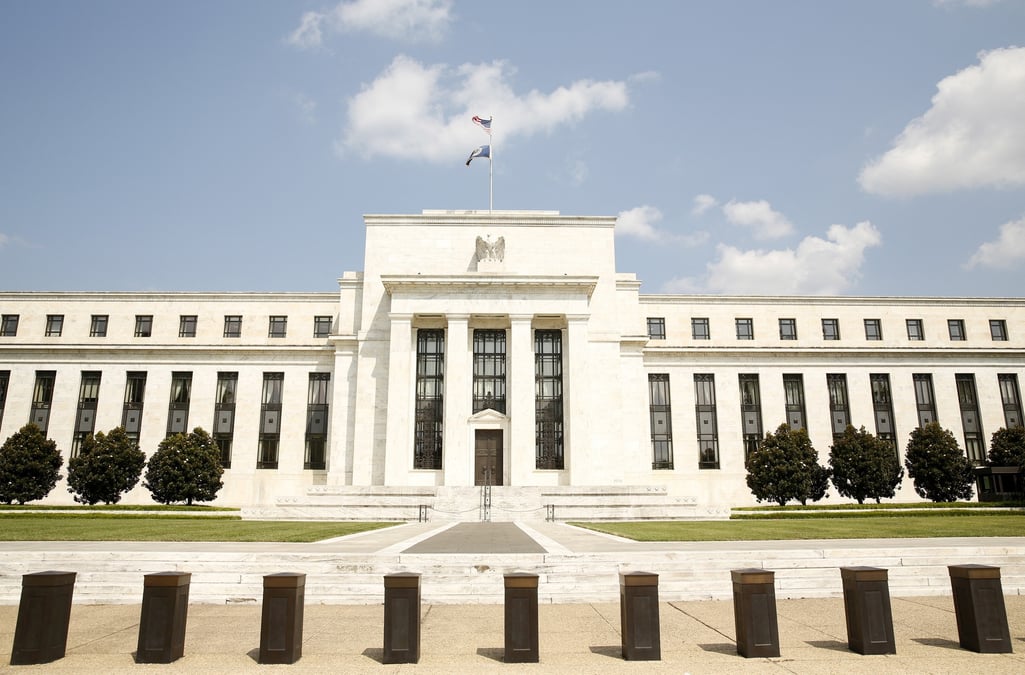 Enquete: la fed devrait relever ses taux de 0,75% en juillet, la probabilite d'une recession relevee a 40%