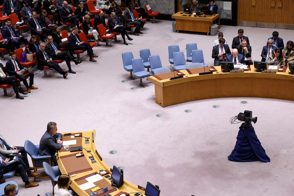 L'ambassadeur ukrainien aux nations unies prend la parole alors que les membres du conseil de securite se reunissent pour discuter des dommages subis par les gazoducs nord stream